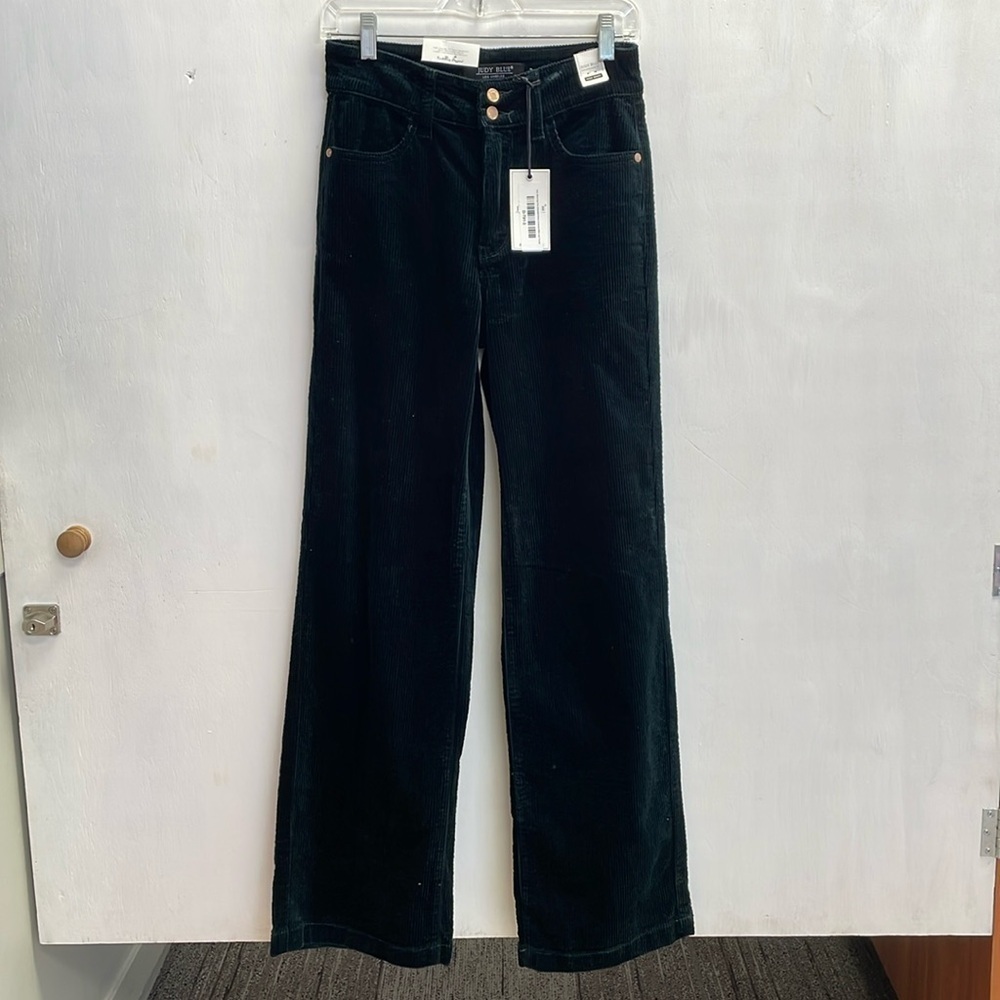 Judy blue high rise/wide leg corduroy pant nwt M/8